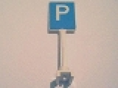 Verkehrsschild Parkplatz  weiße Kratzer